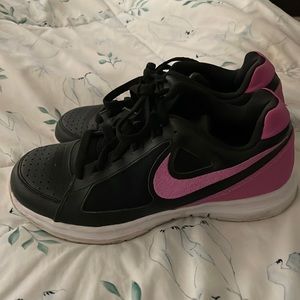 Nike tennis shoes. Black and pink